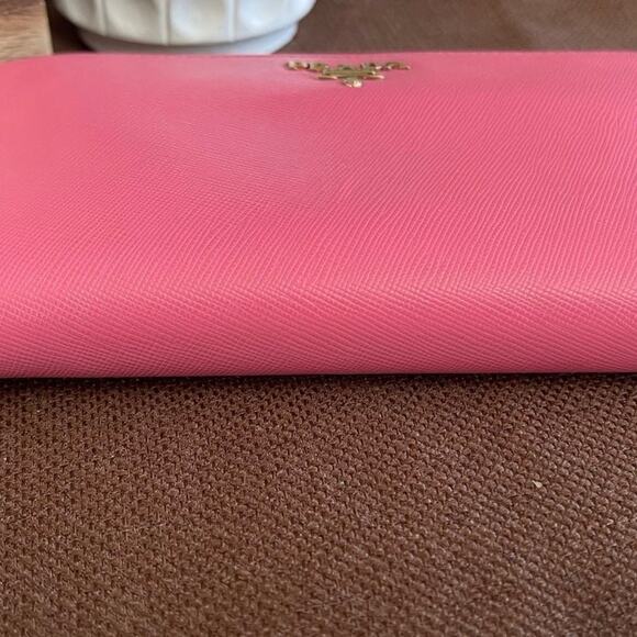 Prada Pink saffiano leather zippy wallet - Picture 8 of 16